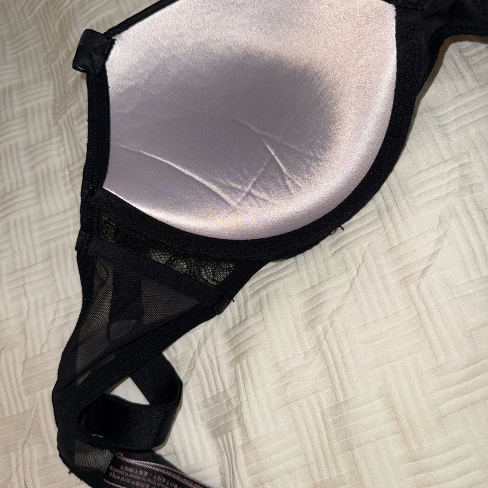Victoria’s Secret push-up bra🖤